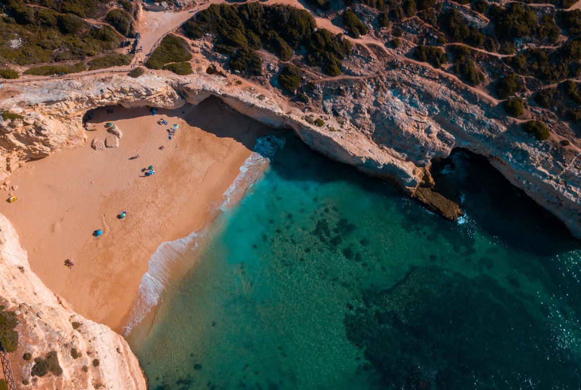 resize_beautiful-atlantic-beaches-cliffs-algarve-portugal-sunny-summer-day